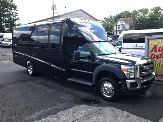 Ford Limo Bus-$160 AN HOUR